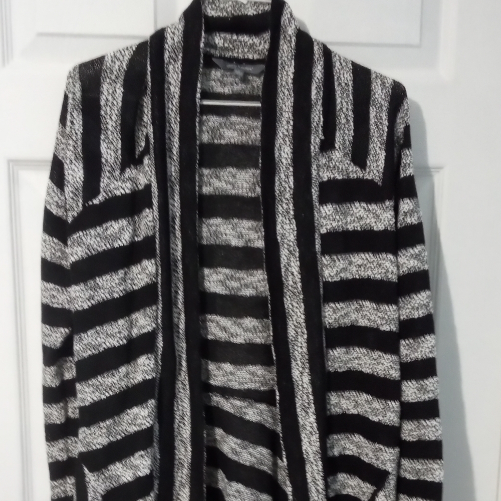 Daisy Fuentes gray and black striped duster, size small.